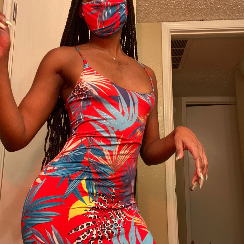 Maxi Dress W Mask